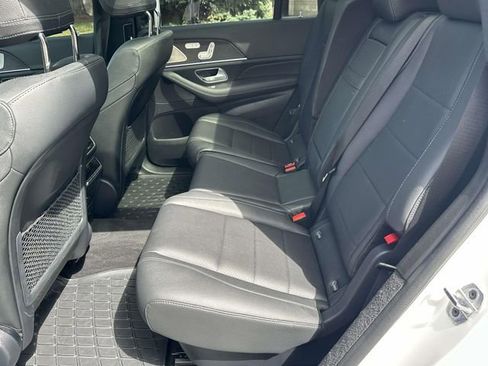 Used 2022 Mercedes-Benz GLS 450 4MATIC image 11