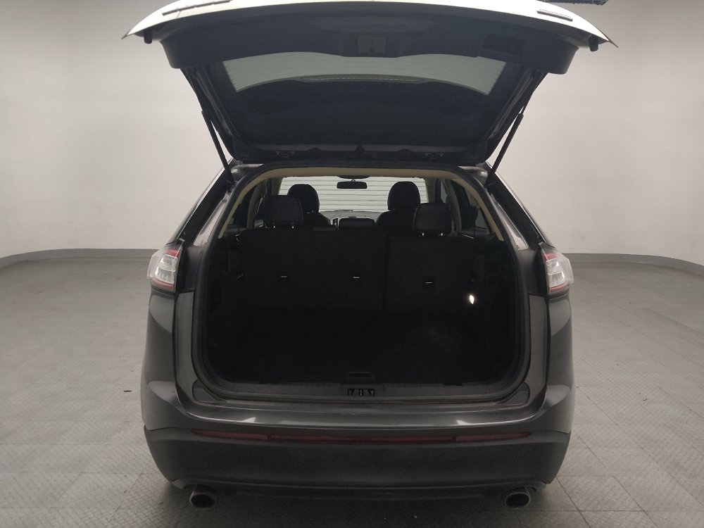 Used 2018 Ford Edge SE FWD image 29