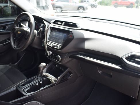 Used 2021 Chevrolet TrailBlazer LT w/ Convenience Package FWD image 14