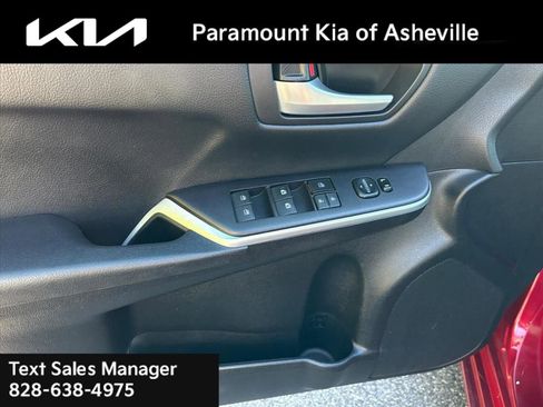 Used 2015 Toyota Camry SE image 25