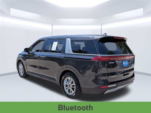 Used 2024 Kia Carnival LX FWD image 4