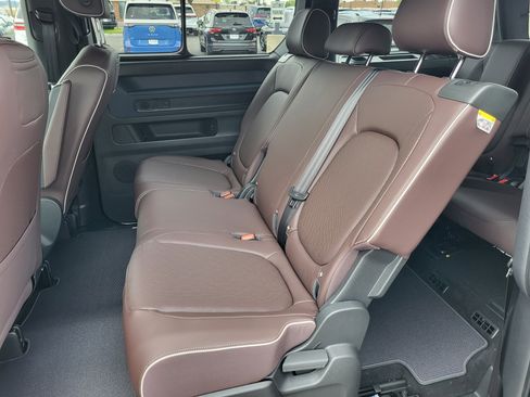 New 2025 Volkswagen ID. Buzz Pro S image 17