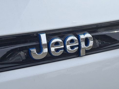 Used 2023 Jeep Grand Cherokee 4WD 4xe image 30