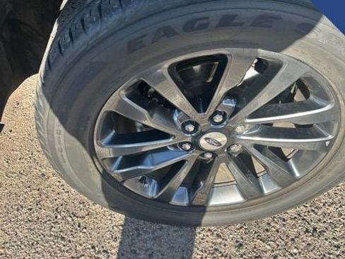 Used 2021 Ford Expedition Limited AWD/4WD image 8