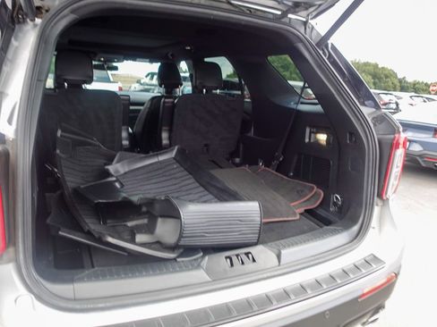 Used 2024 Ford Explorer ST-Line w/ Class IV Trailer Tow Package AWD/4WD image 26