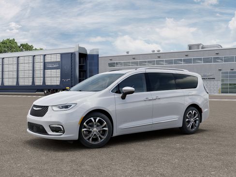 New 2026 Chrysler Pacifica Pinnacle image 2
