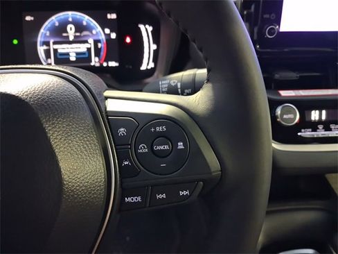 Used 2026 Toyota Corolla SE image 13