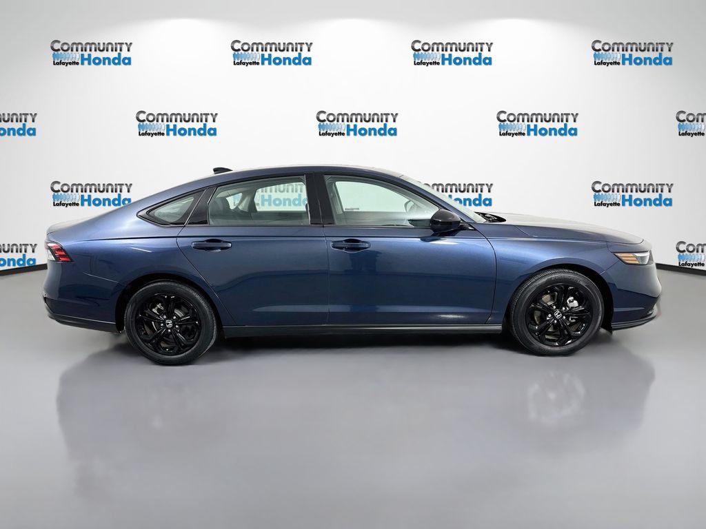Used 2025 Honda Accord SE image 4