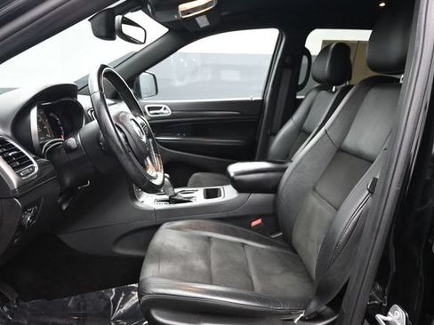 Used 2019 Jeep Grand Cherokee Altitude RWD image 6