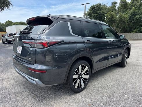 New 2025 Mitsubishi Outlander SEL image 8