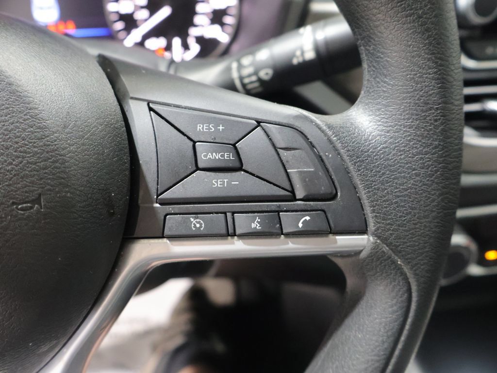 Used 2025 Nissan Altima 2.5 SV AWD/4WD image 34