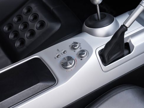 Used 2005 Ford GT image 36