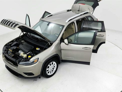 Used 2020 Jeep Cherokee Latitude FWD image 21