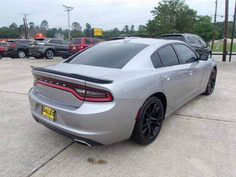 Used 2016 Dodge Charger SXT w/ Blacktop Package RWD image 11