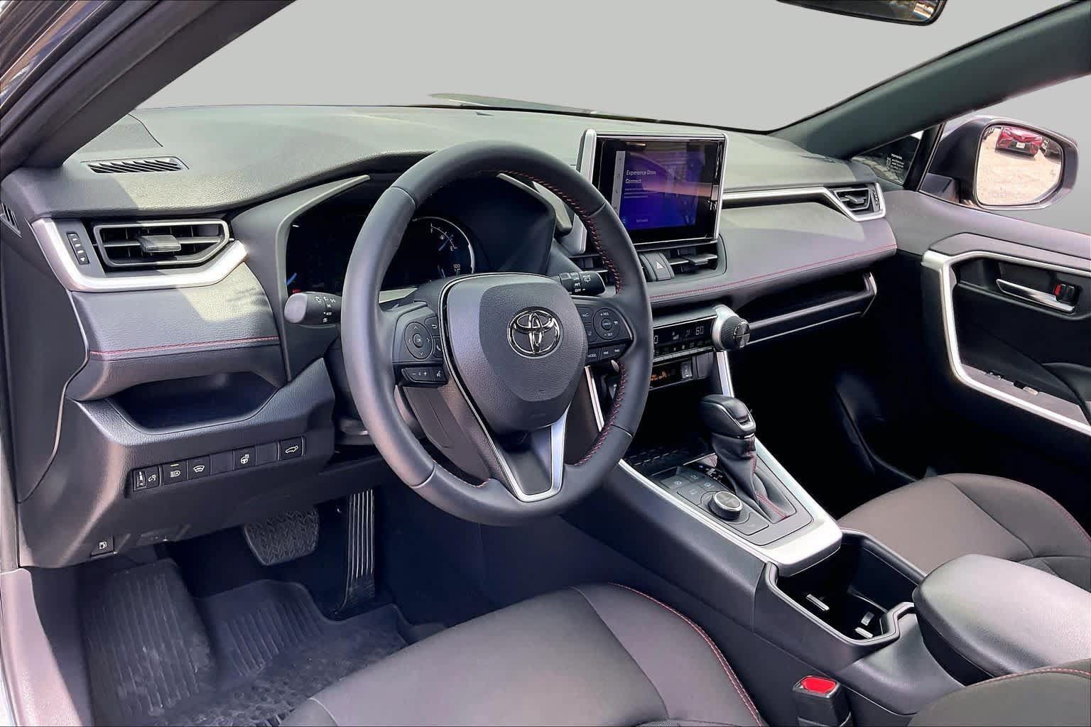 Used 2024 Toyota RAV4 SE w/ Weather & Moonroof Package AWD/4WD image 18