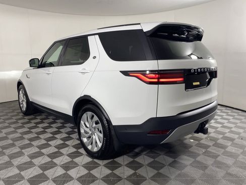 Used 2025 Land Rover Discovery S image 3