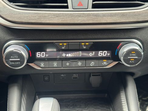 Used 2025 Nissan Altima 2.5 SV w/ SV Premium Package FWD image 25