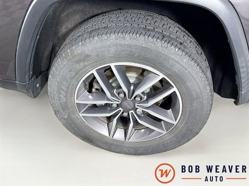 Used 2019 Jeep Grand Cherokee Limited image 33