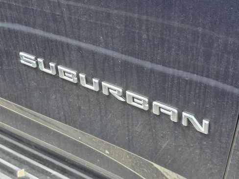 Used 2023 Chevrolet Suburban LT image 15