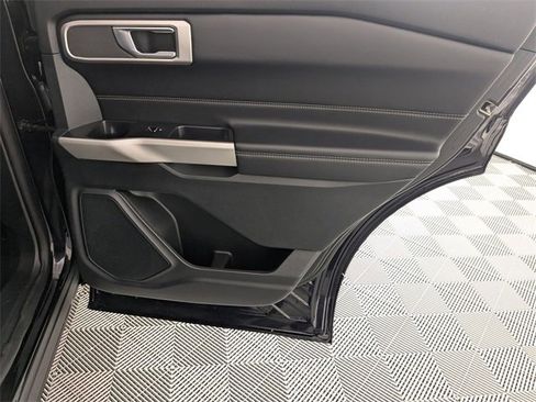 Used 2021 Ford Explorer XLT w/ Equipment Group 202A image 33