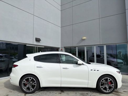 Certified 2023 Maserati Levante GT image 9