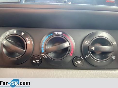 Used 2012 Toyota Tacoma 2WD Access Cab w/ SR5 Pkg image 16