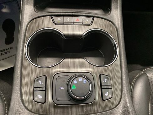 Certified 2021 GMC Acadia SLT image 28