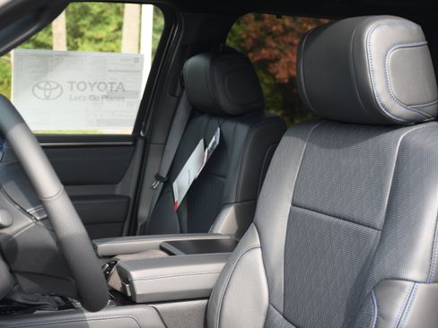 New 2026 Toyota Tundra Platinum image 7