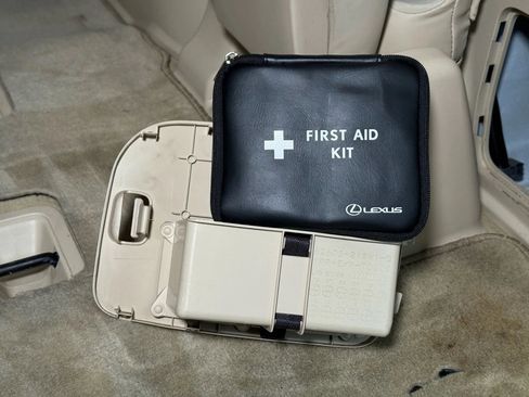 Used 2013 Lexus LX 570 4WD image 17