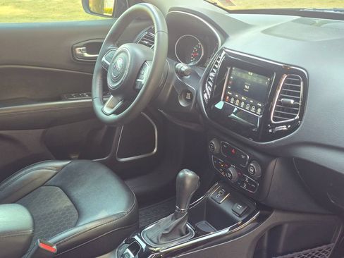 Used 2021 Jeep Compass Latitude FWD image 12