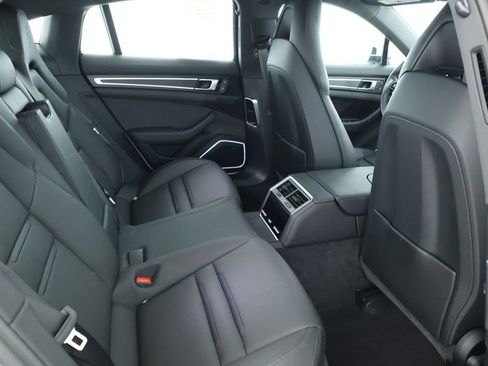 Used 2023 Porsche Panamera 4 Platinum Edition image 22