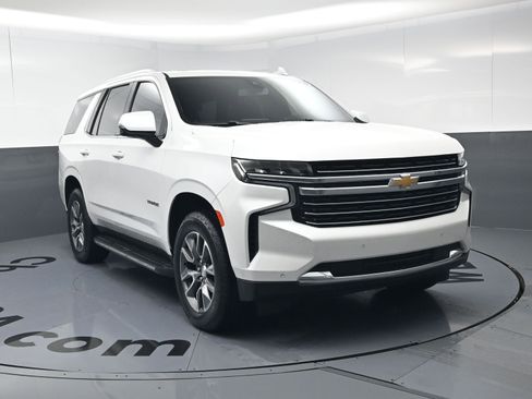 Used 2022 Chevrolet Tahoe LT w/ LT Signature Package image 3