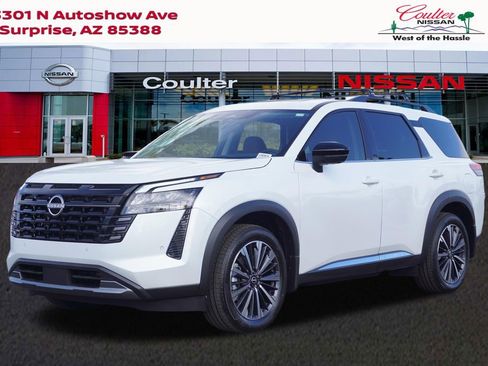 New 2026 Nissan Pathfinder Platinum image 1