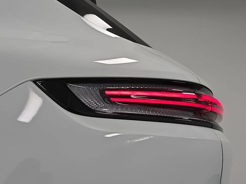 Certified 2026 Porsche Cayenne AWD/4WD image 29