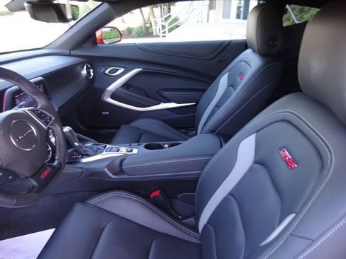 Certified 2022 Chevrolet Camaro SS RWD image 13