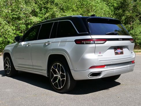 Used 2022 Jeep Grand Cherokee Summit AWD/4WD image 26