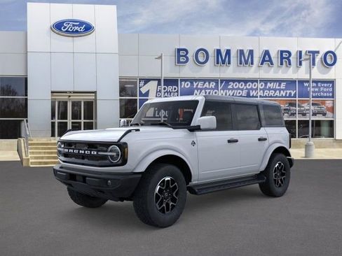 New 2026 Ford Bronco Outer Banks AWD/4WD image 1