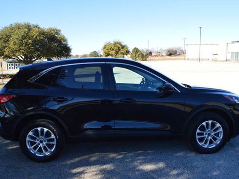 Used 2021 Ford Escape SE w/ Cold Weather Package image 5