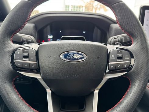 Used 2025 Ford Explorer ST image 26
