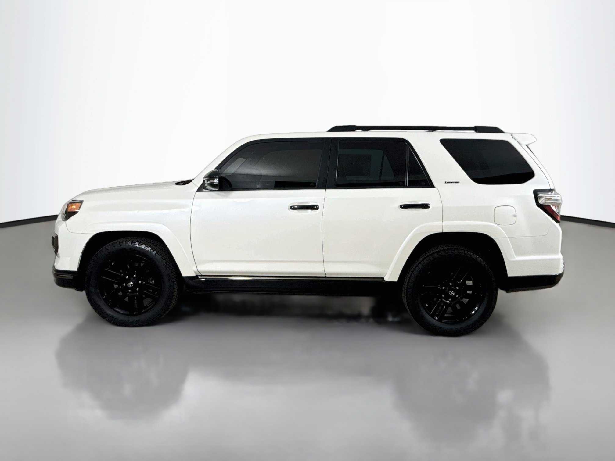 Certified 2019 Toyota 4Runner Limited AWD/4WD image 4
