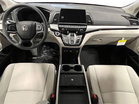 New 2026 Honda Odyssey Touring image 24