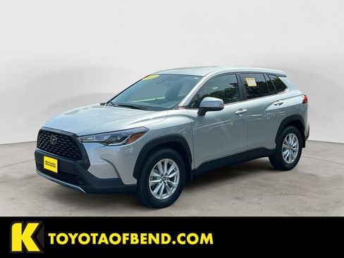 Used 2022 Toyota Corolla Cross LE AWD/4WD image 1