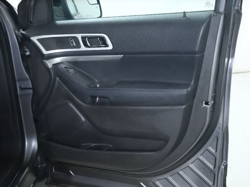 Used 2013 Ford Explorer XLT AWD/4WD image 37