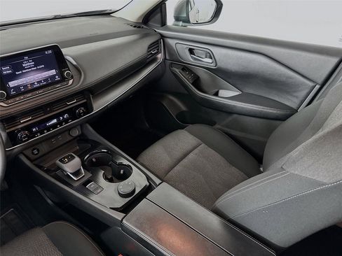 Used 2024 Nissan Rogue SV image 23