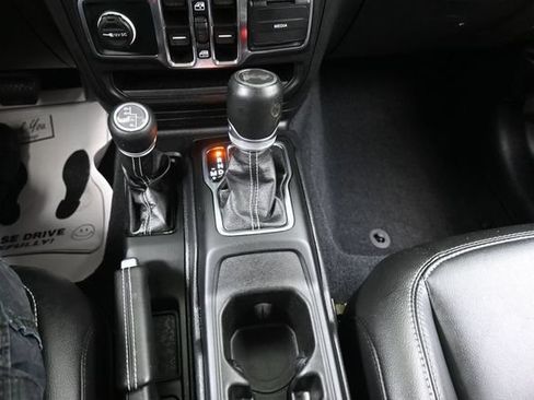 Used 2023 Jeep Wrangler Unlimited Sahara w/ LED Lighting Group AWD/4WD image 11