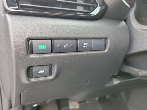 Used 2024 Nissan Sentra SV FWD image 30