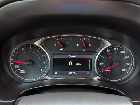 Used 2024 GMC Terrain SLT AWD/4WD image 10