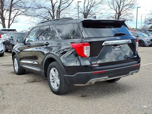 Used 2023 Ford Explorer XLT w/ Equipment Group 202A image 3