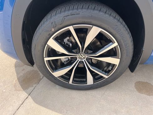 New 2025 Volkswagen Atlas Cross Sport SEL Premium R-Line AWD/4WD image 22