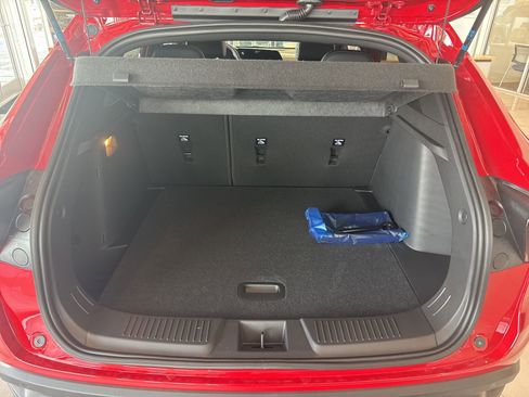 New 2026 Chevrolet Trax RS w/ Sunroof Package FWD image 11